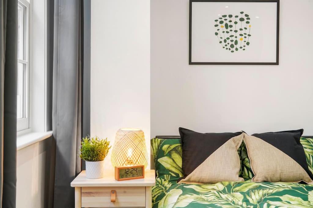 Modern 2 Bedroom Apartment In The Heart Of Лондон Экстерьер фото