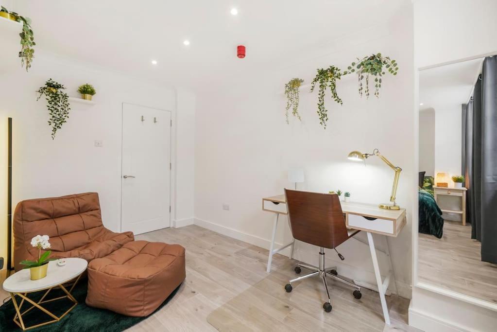 Modern 2 Bedroom Apartment In The Heart Of Лондон Экстерьер фото
