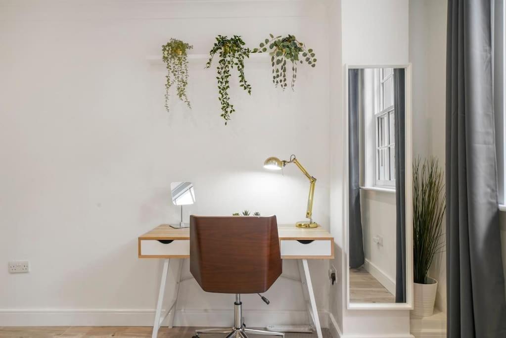 Modern 2 Bedroom Apartment In The Heart Of Лондон Экстерьер фото